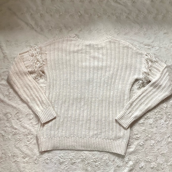 BANANA Republic Fringe Sleeve Crew Neck Cream Sweater Size Small - Picture 3 of 6